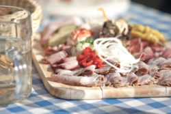 Rustikales Jausenbuffet im Wirthaus Goldenes Rössl!